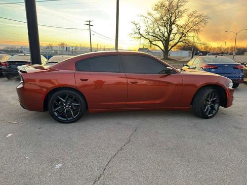 Used 2021 Dodge Charger SXT w/ Blacktop Package image 9