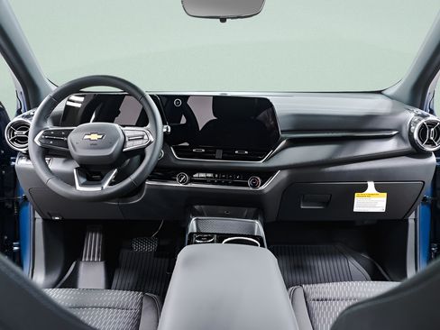 New 2026 Chevrolet Equinox LT w/ Safety and Technology Package FWD image 10