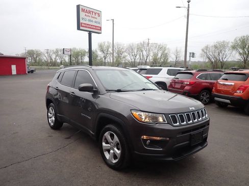 Used 2019 Jeep Compass Latitude w/ Popular Equipment Group AWD/4WD image 1