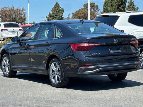 Used 2024 Volkswagen Jetta SE FWD image 6