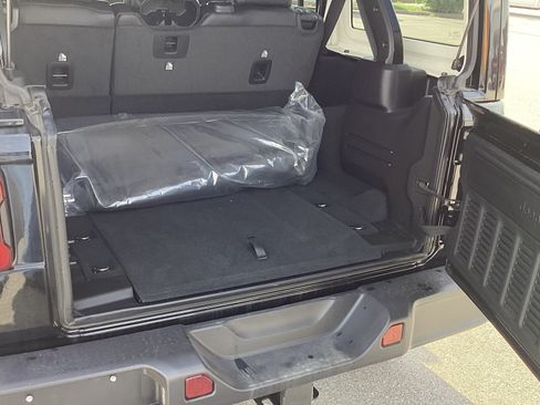 New 2026 Jeep Wrangler Unlimited Rubicon AWD/4WD image 13