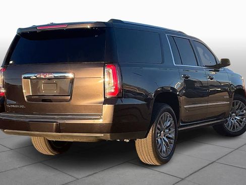 Used 2017 GMC Yukon XL Denali w/ Open Road Package image 11