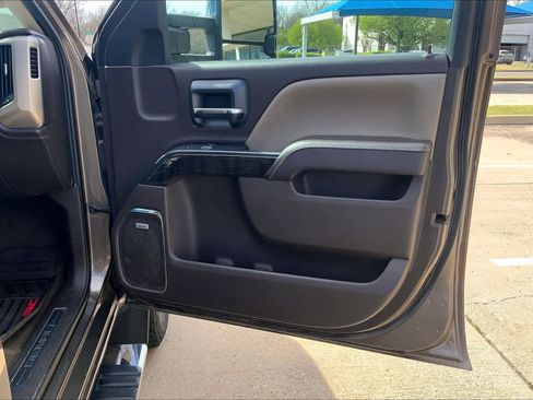 Used 2015 GMC Sierra 3500 Denali w/ Duramax Plus Package image 22