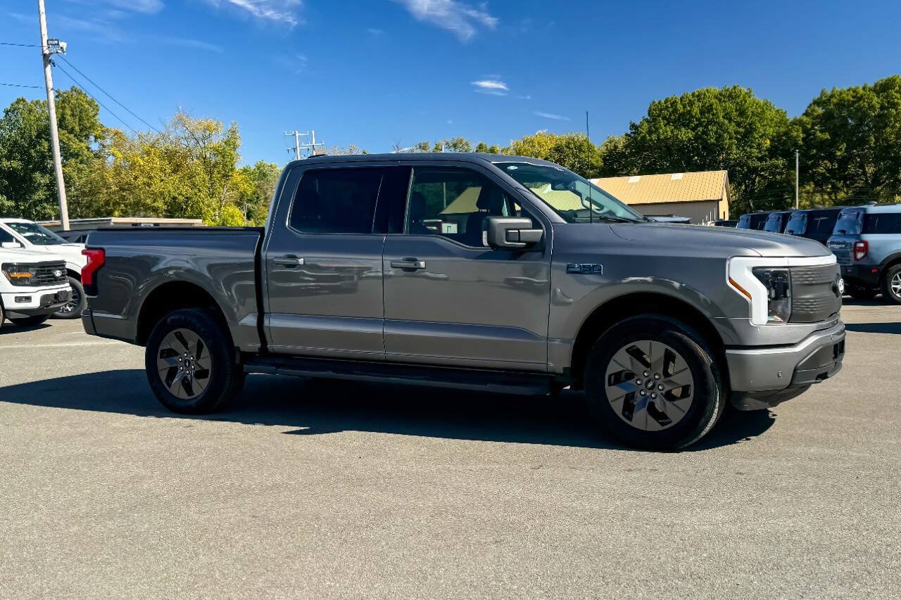 Used 2024 Ford F150 Lightning Flash AWD/4WD image 2