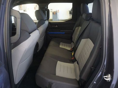 Used 2025 Toyota Tacoma TRD Off-Road AWD/4WD image 18