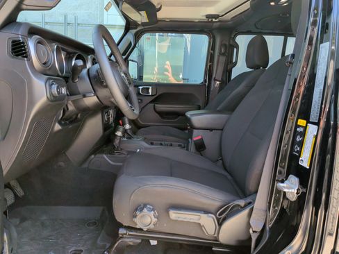 Used 2023 Jeep Wrangler Unlimited Sport AWD/4WD image 16
