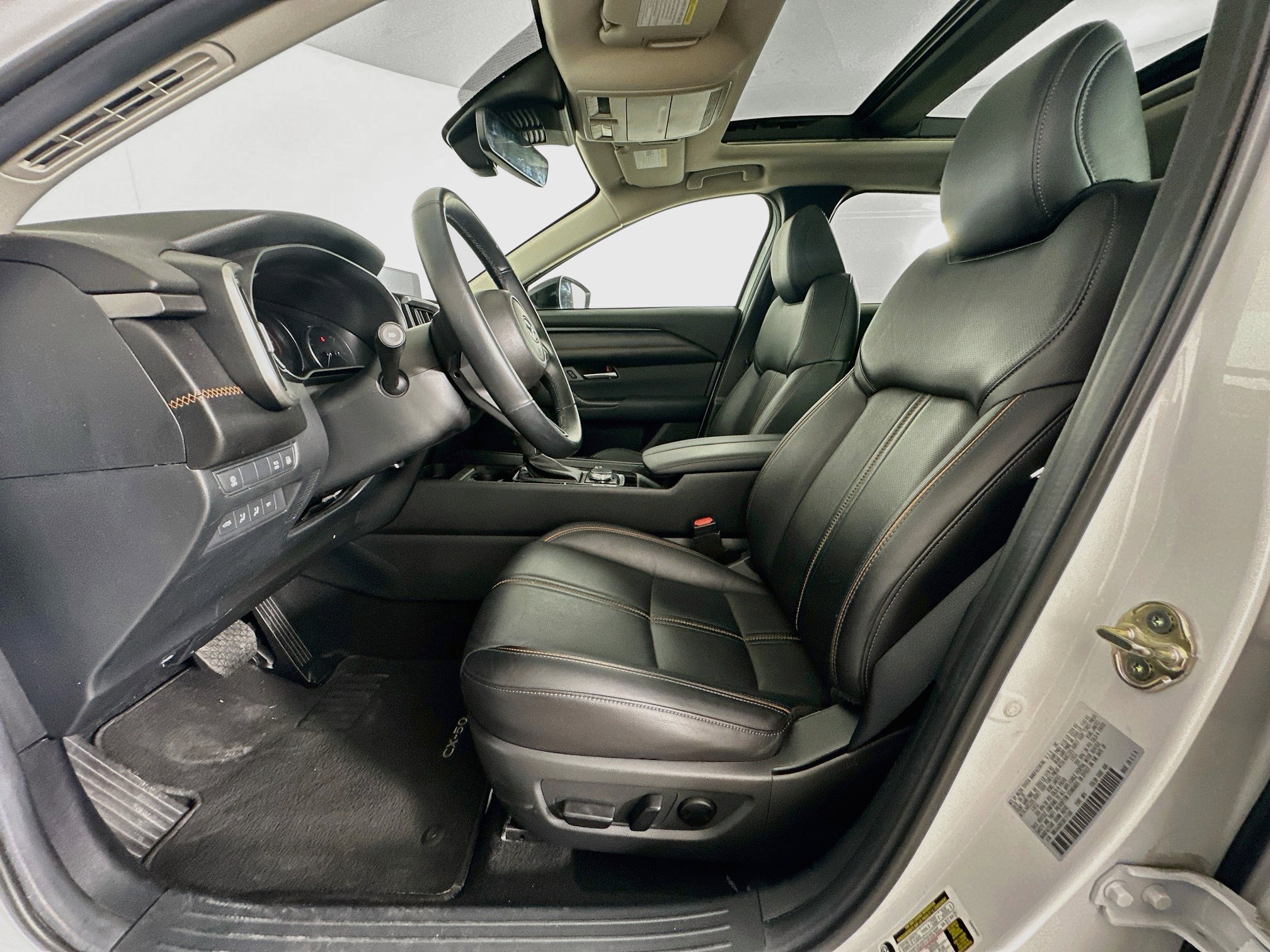 Used 2025 MAZDA CX-50 AWD 2.5 Hybrid w/ Premium Pkg image 13