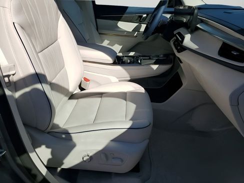 New 2026 Buick Enclave Avenir w/ Super Cruise Package FWD image 16