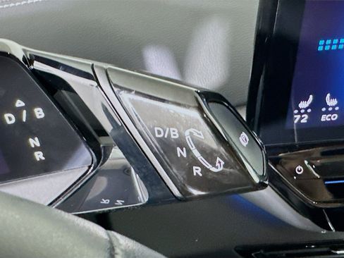 Used 2023 Volkswagen ID.4 S image 25