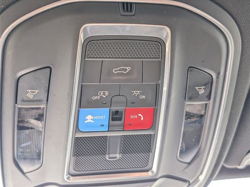 Used 2022 Jeep Wagoneer Series III image 35