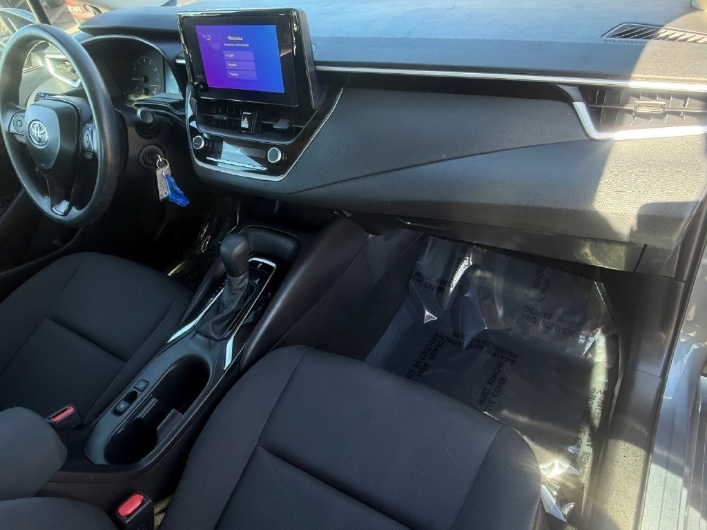 Certified 2025 Toyota Corolla LE FWD image 15