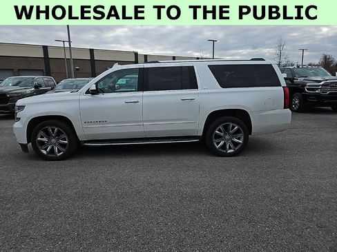 Used 2016 Chevrolet Suburban LTZ image 4