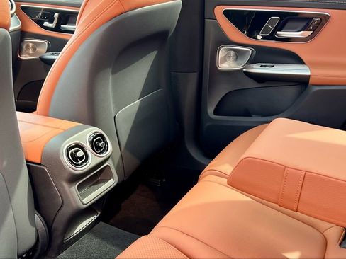 Certified 2023 Mercedes-Benz GLC 300 4MATIC image 35