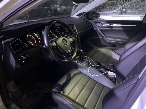 Used 2018 Volkswagen Golf SEL image 12