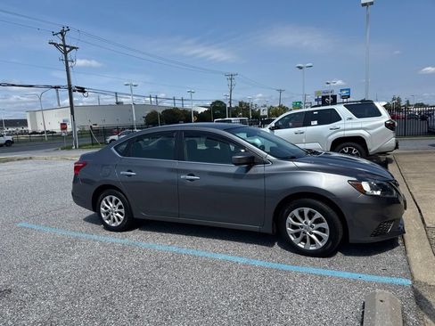 Used 2019 Nissan Sentra SV FWD image 5