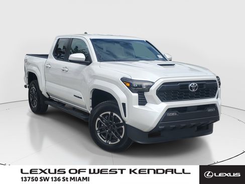 Used 2025 Toyota Tacoma TRD Sport RWD image 1