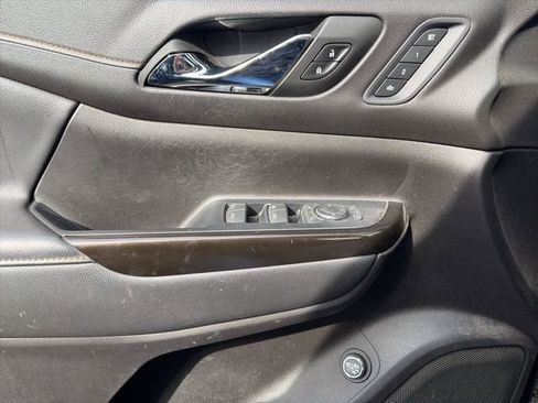 Used 2022 GMC Acadia AT4 w/ Technology Package AWD/4WD image 14