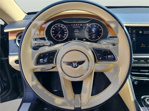 Used 2021 Bentley Flying Spur V8 image 28