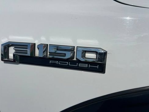 Used 2016 Ford F150 Lariat w/ Equipment Group 502A Luxury AWD/4WD image 6