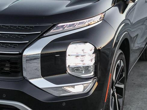 Used 2024 Mitsubishi Outlander SE AWD/4WD image 5