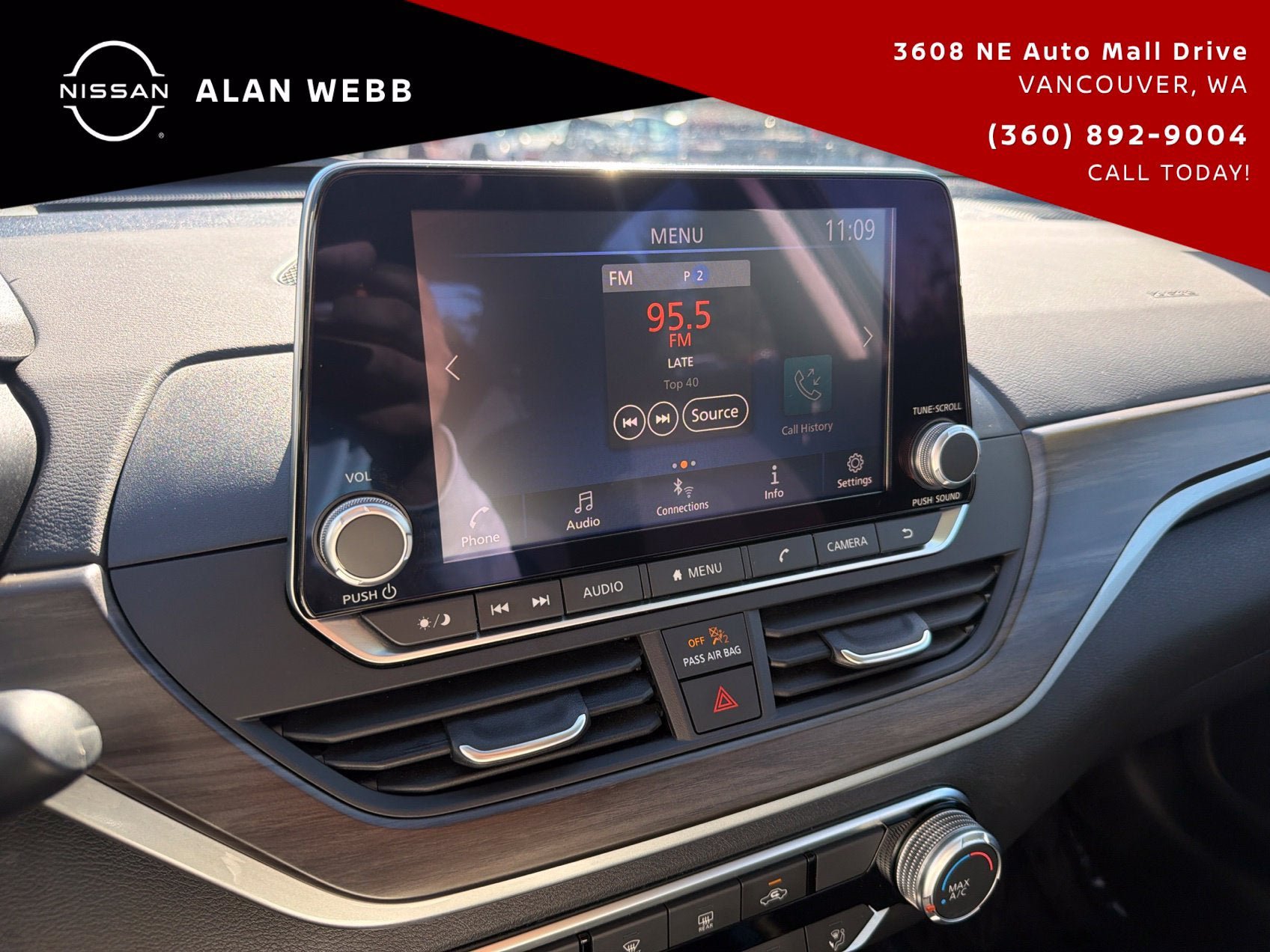 Used 2024 Nissan Altima 2.5 SV AWD/4WD image 15