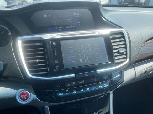 Used 2017 Honda Accord EX-L image 17