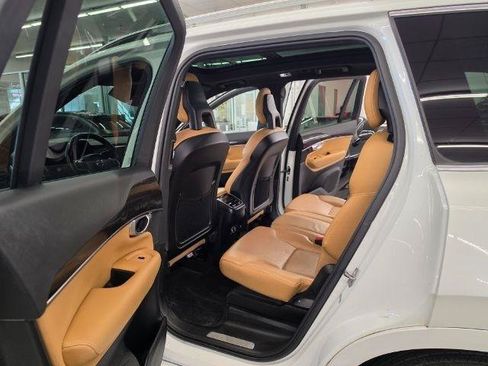 Used 2018 Volvo XC90 T6 Momentum w/ Convenience Package AWD/4WD image 32