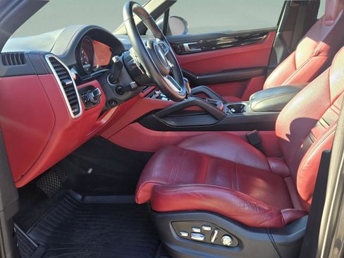 Used 2019 Porsche Cayenne E-Hybrid image 11