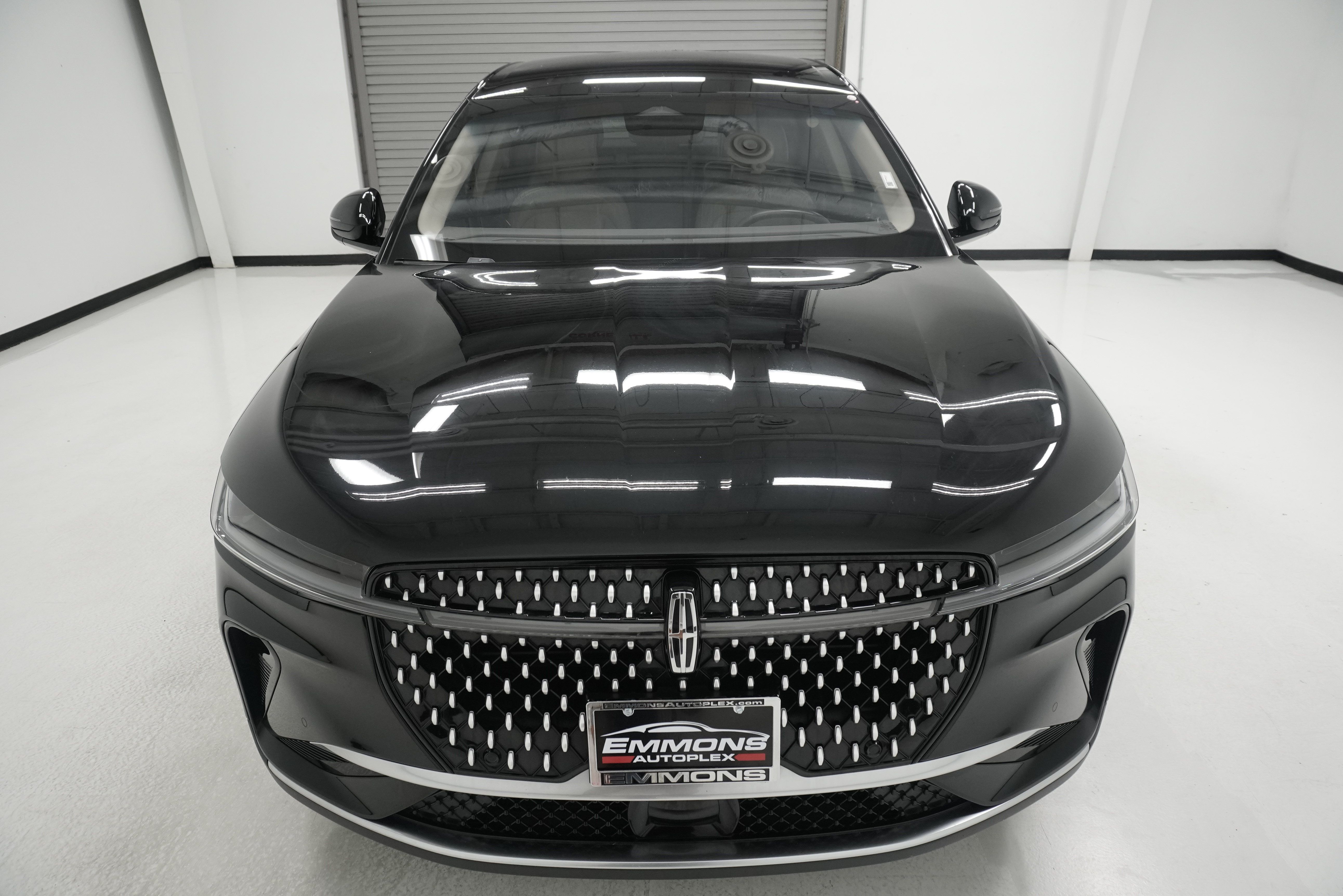 Used 2024 Lincoln Nautilus Premier AWD/4WD image 2
