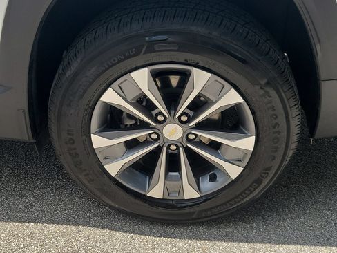 Used 2026 Chevrolet Equinox LT FWD image 5