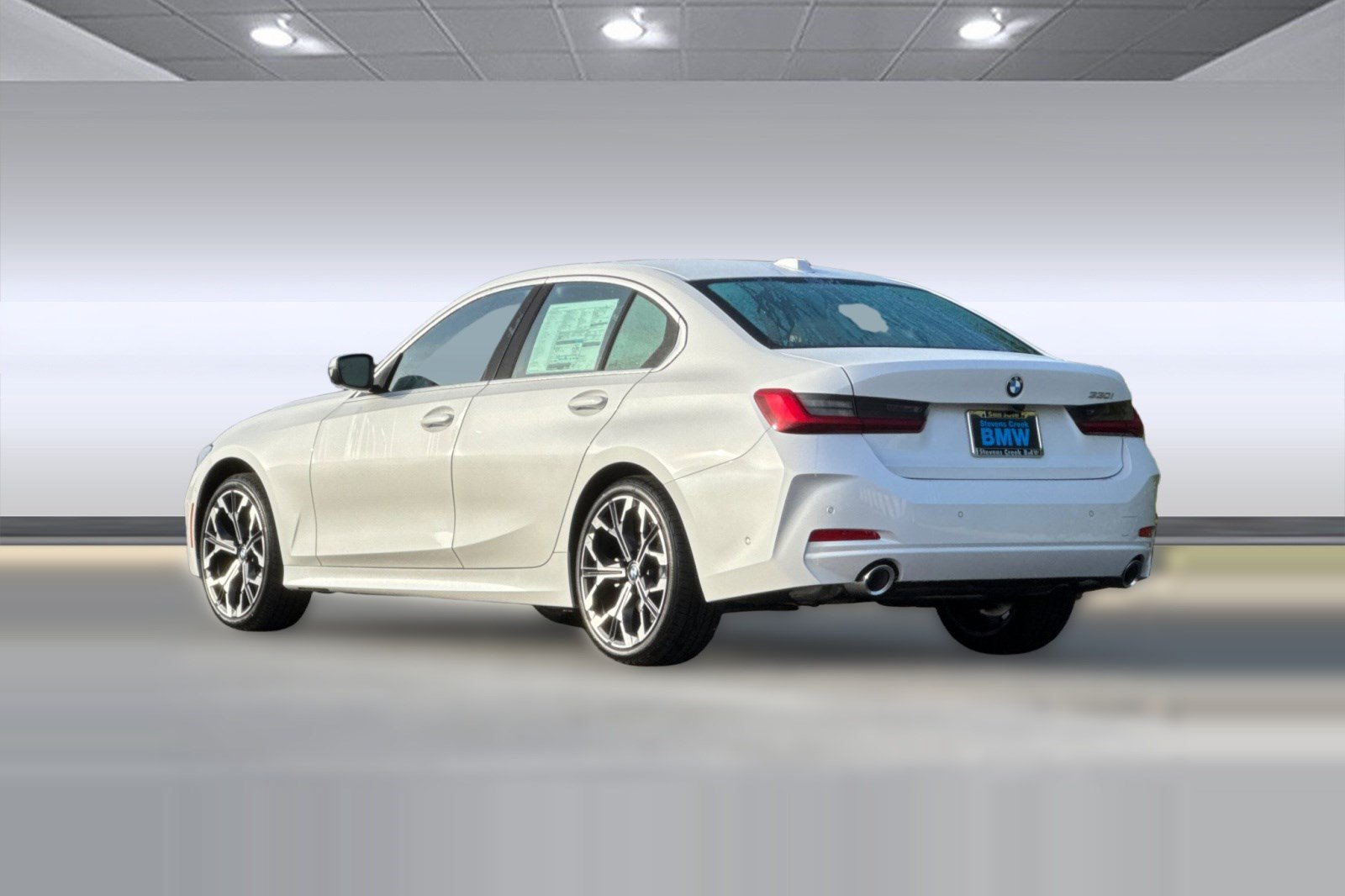 Used 2026 BMW 330i Sedan w/ Premium Package RWD image 3