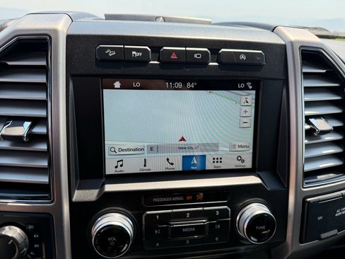 Used 2018 Ford F150 Platinum w/ Equipment Group 701A Luxury AWD/4WD image 25
