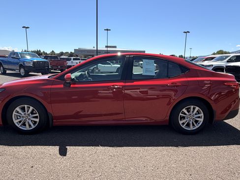 Used 2025 Toyota Camry LE w/ Convenience Package FWD image 4