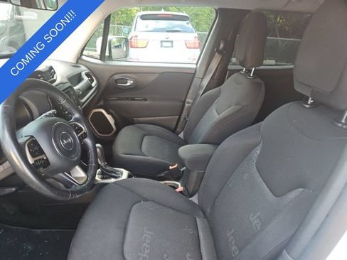 Used 2015 Jeep Renegade Latitude AWD/4WD image 10