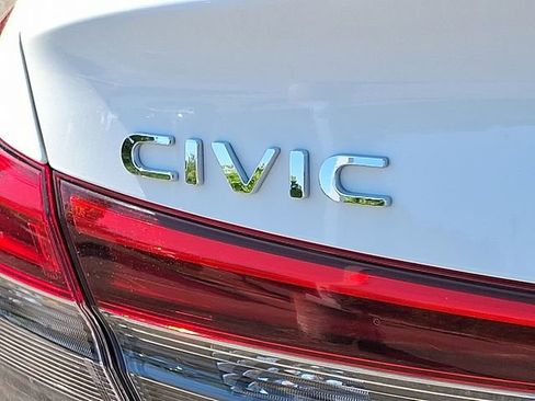 Used 2024 Honda Civic Sport image 32