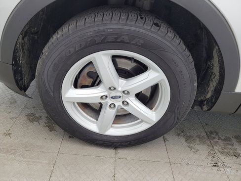 Used 2017 Ford Explorer XLT w/ Equipment Group 202A image 31