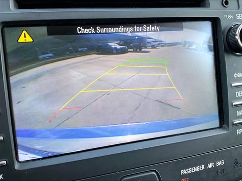 Used 2013 Buick Enclave Premium image 23