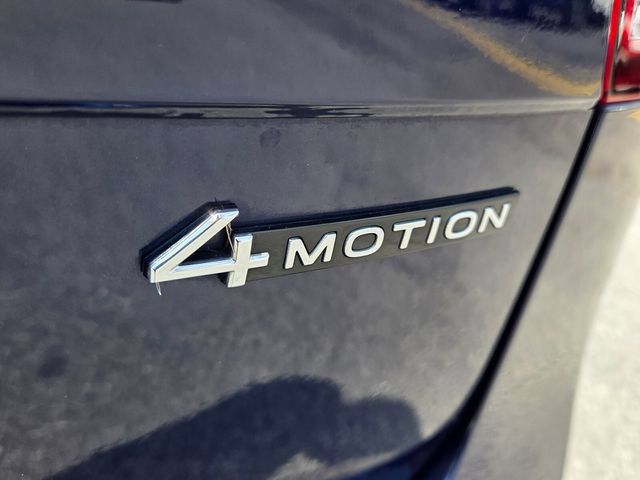 Used 2022 Volkswagen Tiguan SEL R-Line AWD/4WD image 12