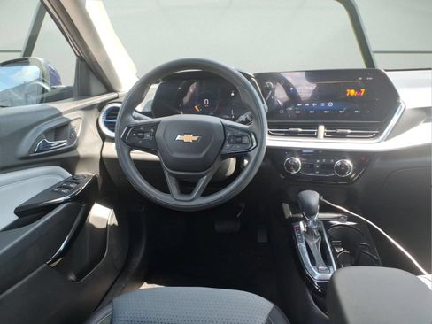 Certified 2024 Chevrolet Trax LT FWD image 10