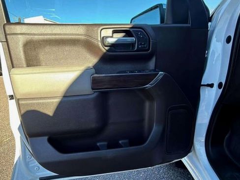 Used 2021 GMC Sierra 1500 SLT w/ Driver Alert Package I image 17