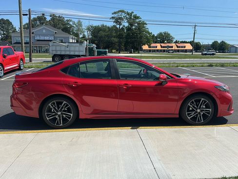 Used 2025 Toyota Camry XSE AWD/4WD image 4