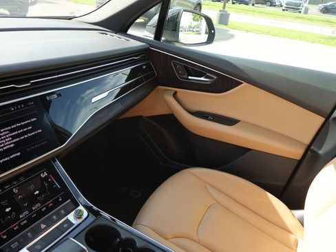 Used 2022 Audi Q7 AWD/4WD image 30