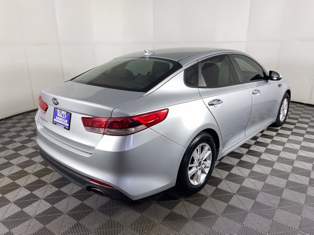 Used 2016 Kia Optima LX FWD image 3