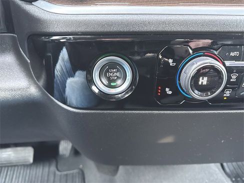 Used 2022 Chevrolet Silverado 1500 LT image 16