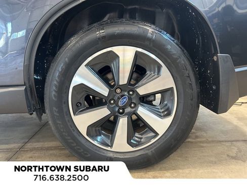 Used 2018 Subaru Forester 2.5i Premium w/ All-Weather Package AWD/4WD image 22