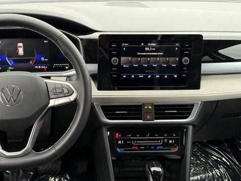 New 2026 Volkswagen Taos SE AWD/4WD image 10