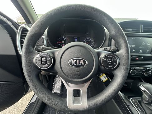 Used 2020 Kia Soul LX image 11