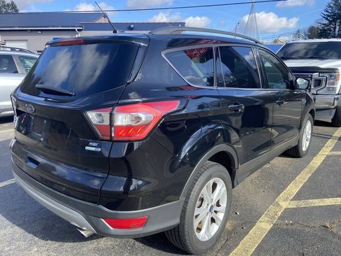 Used 2018 Ford Escape SE image 4