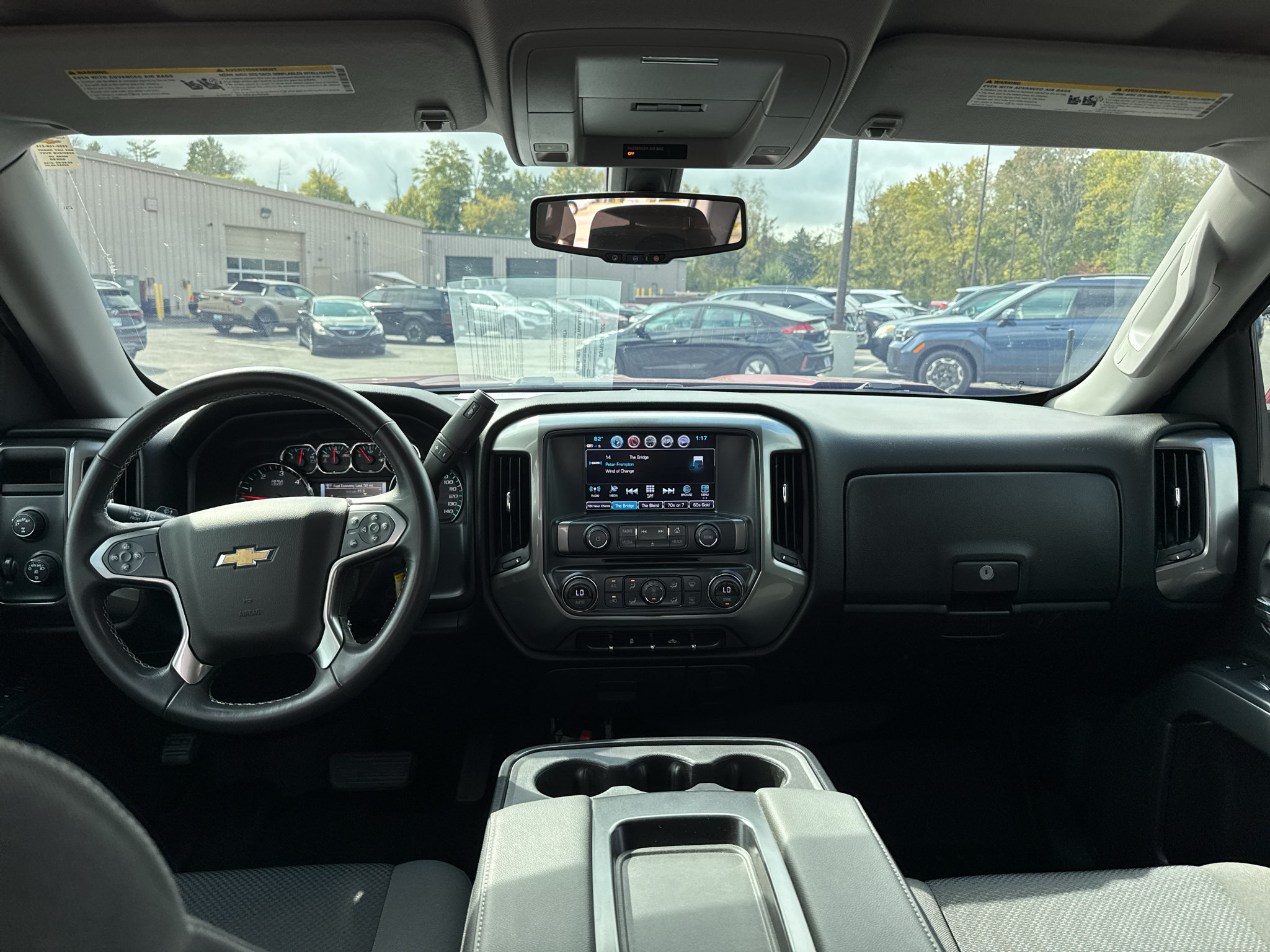 Used 2018 Chevrolet Silverado 1500 LT w/ LT Eassist Package AWD/4WD image 10