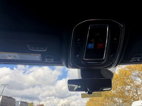 Used 2023 Jeep Grand Cherokee Trailhawk w/ Luxury Tech Group III image 25